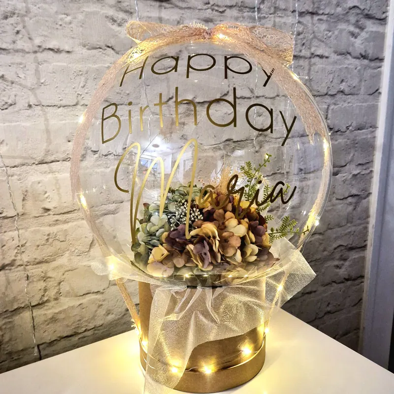 Podświetlany bukiet balonowy „Happy Birthday” z personalizowanym imieniem